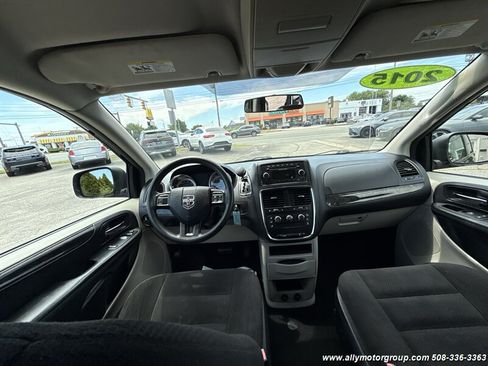 Used 2015 Dodge Grand Caravan American Value Package FWD image 15