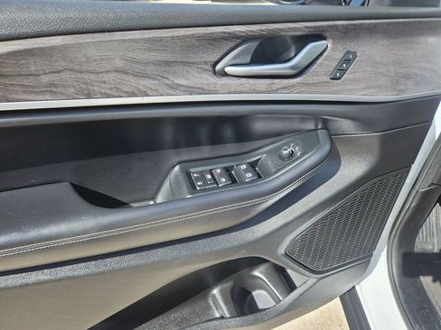 Used 2024 Jeep Grand Cherokee L Limited w/ Luxury Tech Group II image 15