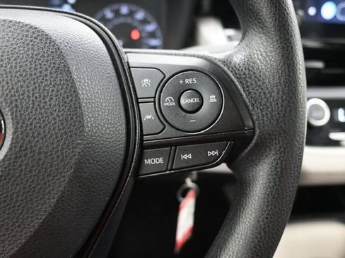 Used 2025 Toyota Corolla LE FWD image 11