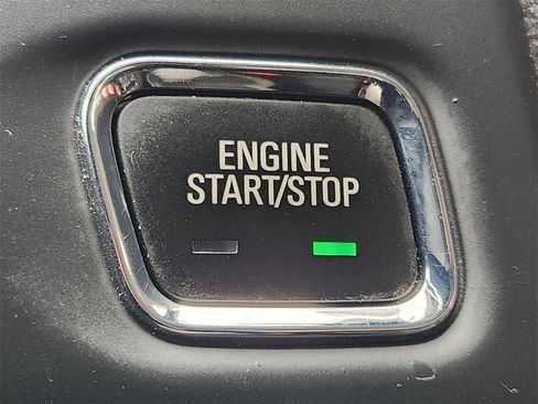 Used 2023 GMC Acadia Denali image 20