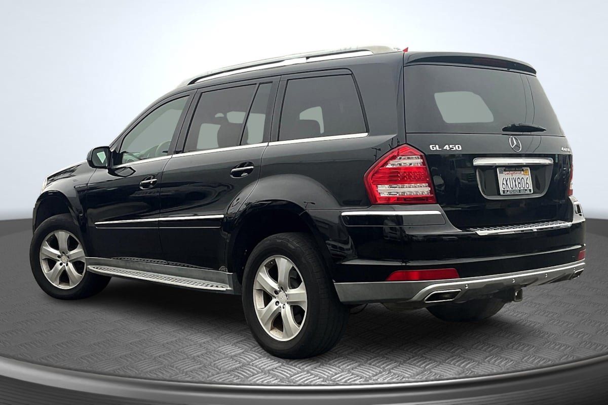 Used 2010 Mercedes-Benz GL 450 4MATIC image 2
