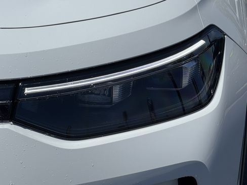Certified 2025 Volkswagen Tiguan S FWD image 4