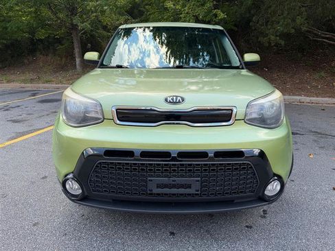 Used 2016 Kia Soul + FWD image 2