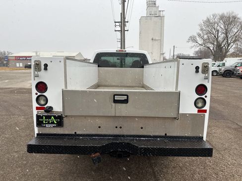 Used 2010 Ford F350 XL image 4