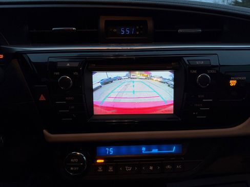 Used 2016 Toyota Corolla LE image 14