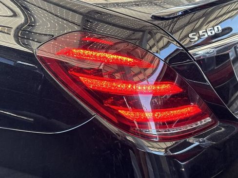 Used 2019 Mercedes-Benz S 560 Sedan image 11