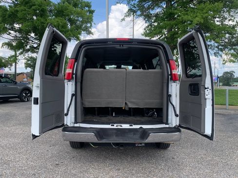 Used 2019 Chevrolet Express 3500 LT w/ LT Preferred Equipment Group RWD image 7
