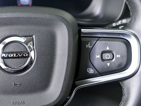 Used 2025 Volvo XC40 B5 Plus image 12