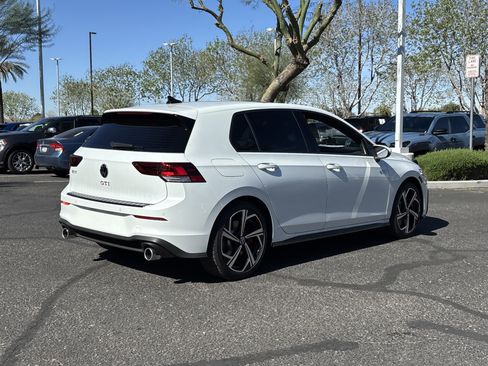 New 2026 Volkswagen GTI SE image 3