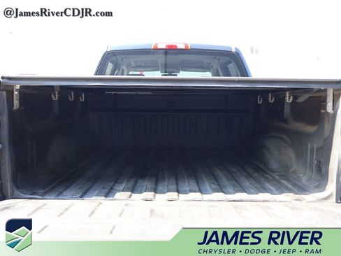 Used 2018 GMC Sierra 1500 SLT w/ SLT Premium Package AWD/4WD image 14