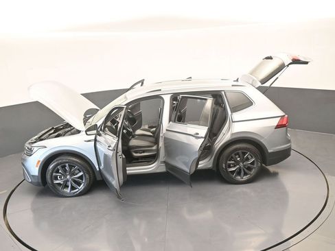 Used 2023 Volkswagen Tiguan SE image 66