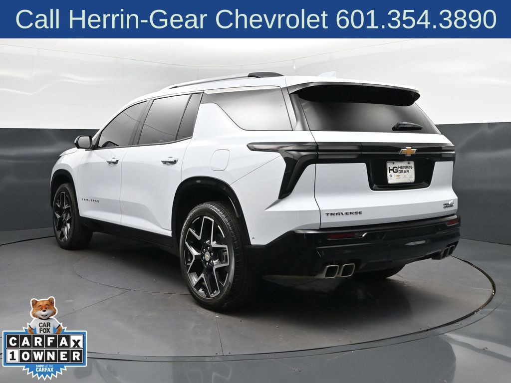 Used 2026 Chevrolet Traverse High Country FWD image 5