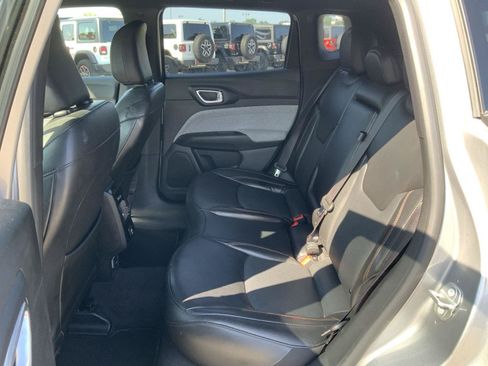 Used 2023 Jeep Compass Latitude AWD/4WD image 45