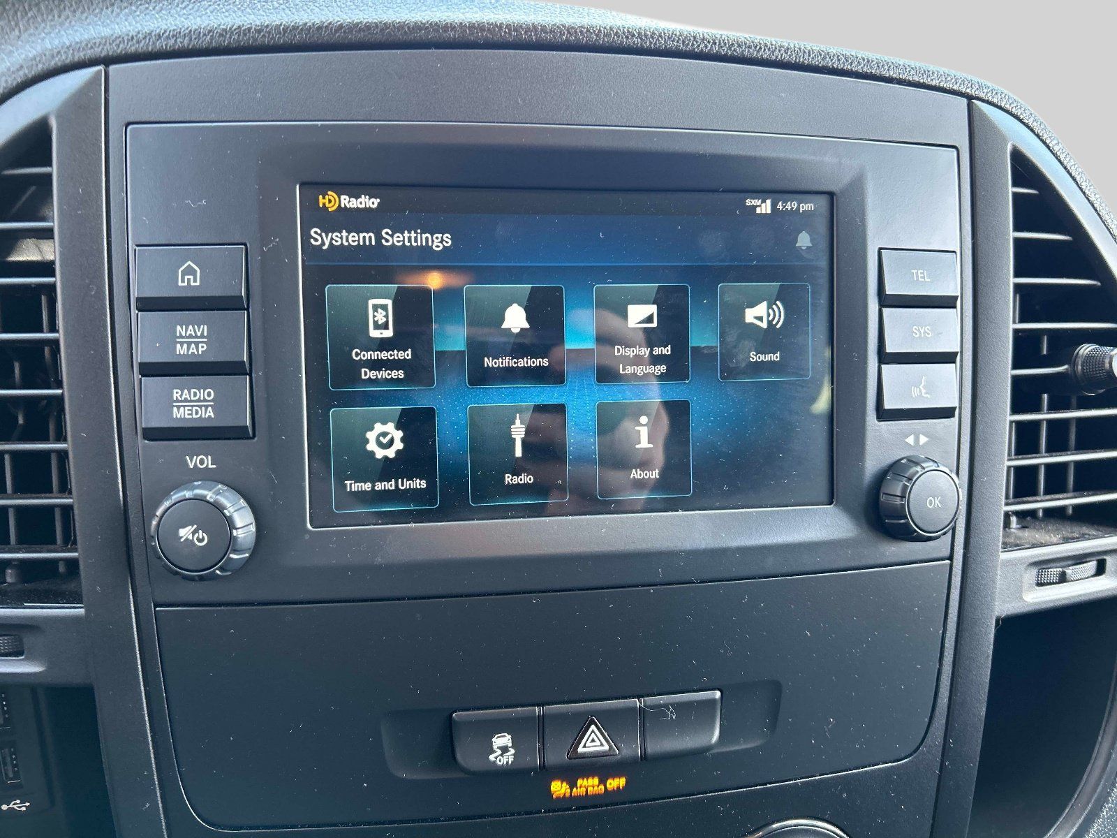 Used 2023 Mercedes-Benz Metris Passenger image 23