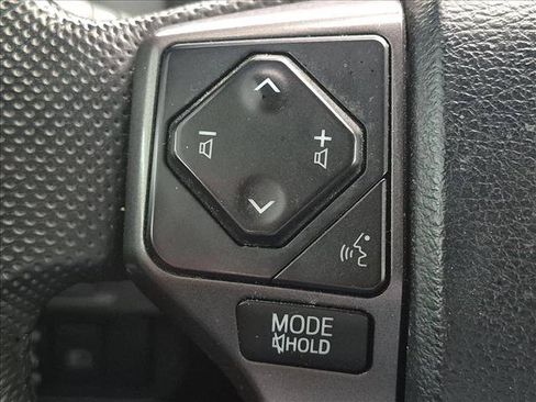 Used 2018 Toyota Tacoma TRD Off-Road AWD/4WD image 12