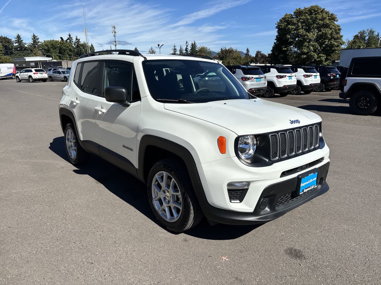 Used 2022 Jeep Renegade Sport w/ Sport Appearance Group AWD/4WD image 5