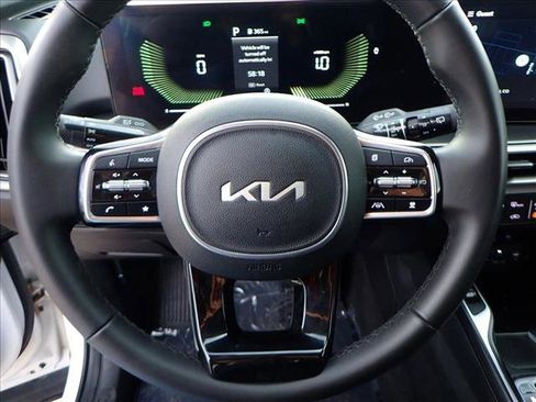 Used 2024 Kia Sorento S image 13