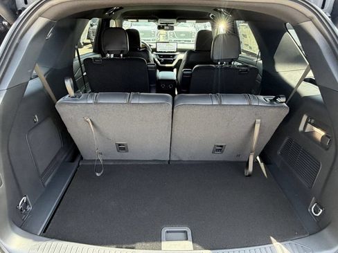 Used 2026 Ford Explorer ST-Line w/ ST-Line Street Pack RWD image 16
