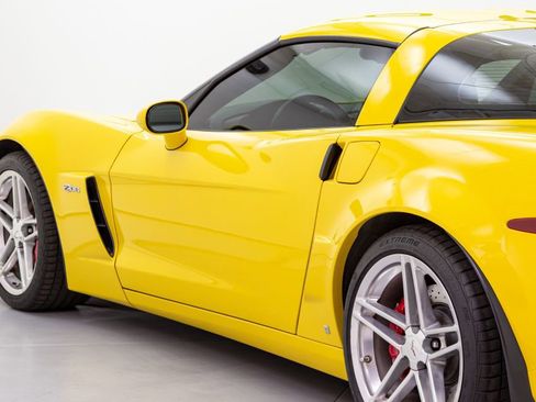 Used 2007 Chevrolet Corvette Z06 w/ Preferred Equipment Group image 13