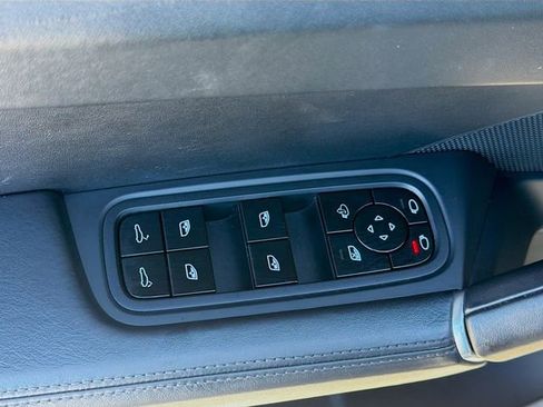 Used 2019 Porsche Cayenne S image 24