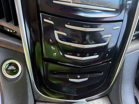 Used 2015 Cadillac Escalade ESV Luxury RWD image 31