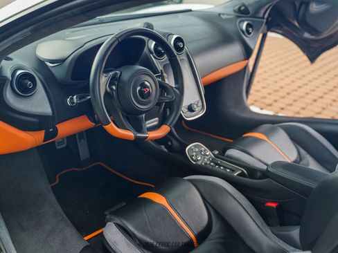 Used 2017 McLaren 570S Coupe RWD image 38