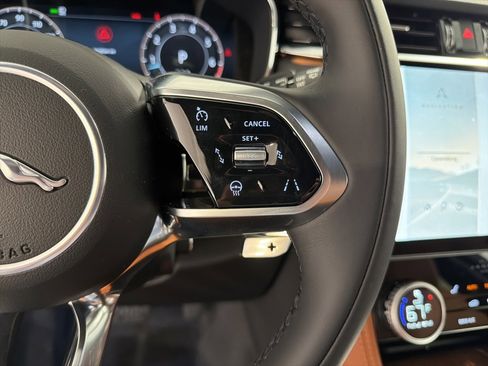 New 2026 Jaguar F-PACE R-Dynamic S image 13