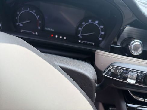 Used 2022 Lincoln Corsair FWD image 6