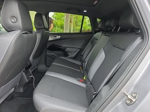 Used 2023 Volkswagen ID.4 Pro S image 8