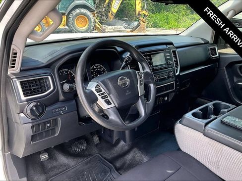 Used 2017 Nissan Titan S AWD/4WD image 6
