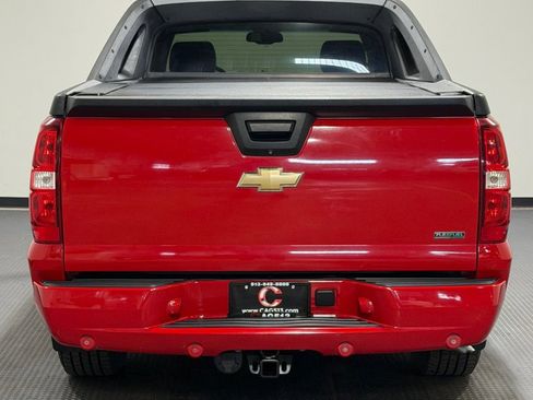 Used 2011 Chevrolet Avalanche LTZ image 5
