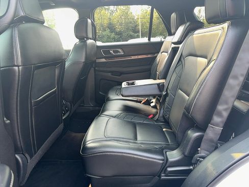 Used 2016 Ford Explorer Platinum AWD/4WD image 14
