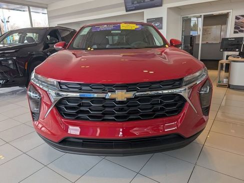 New 2026 Chevrolet Trax LS w/ LS Convenience Package image 2