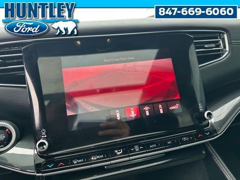 Used 2023 Jeep Wagoneer 4WD w/ Premium Group I image 32