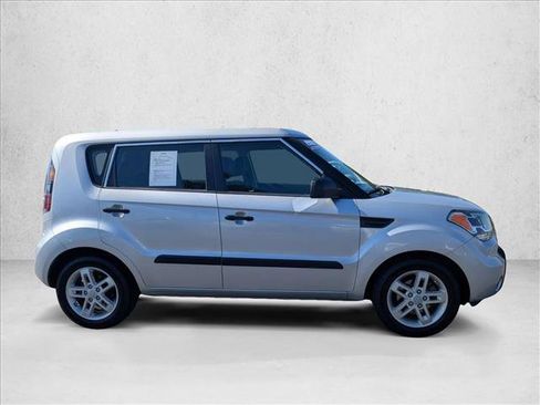 Used 2011 Kia Soul FWD image 4