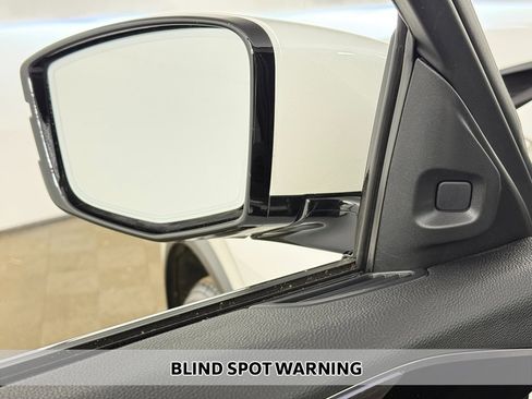 Used 2023 Acura MDX Advance image 8