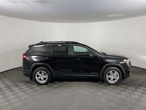 Used 2022 GMC Terrain SLE w/ Driver Convenience Package image 5
