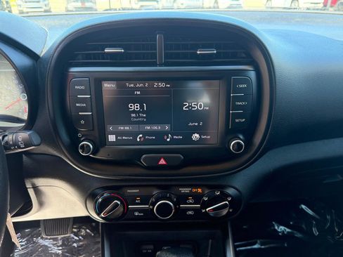 Used 2022 Kia Soul LX FWD image 28