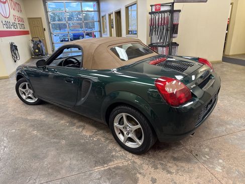 Used 2002 Toyota MR2 RWD image 8