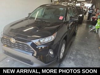 Used 2021 Toyota RAV4 XLE w/ Convenience Package AWD/4WD video 1