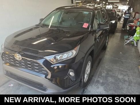 Used 2021 Toyota RAV4 XLE w/ Convenience Package AWD/4WD image 1