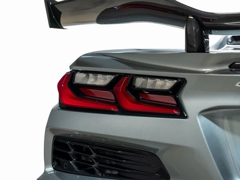 Used 2024 Chevrolet Corvette Z06 w/ Z07 Performance Package image 18