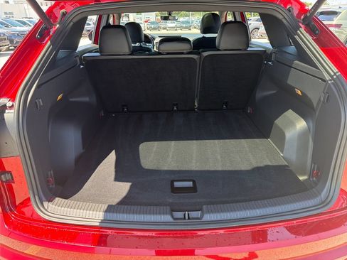 Certified 2023 Volkswagen Atlas Cross Sport SE w/ Panoramic Sunroof Package AWD/4WD image 26