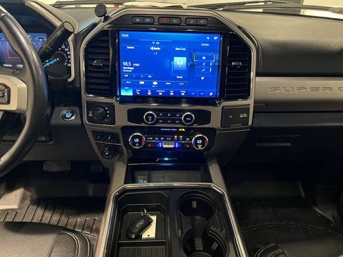 Used 2022 Ford F350 Lariat w/ Lariat Ultimate Package AWD/4WD image 17