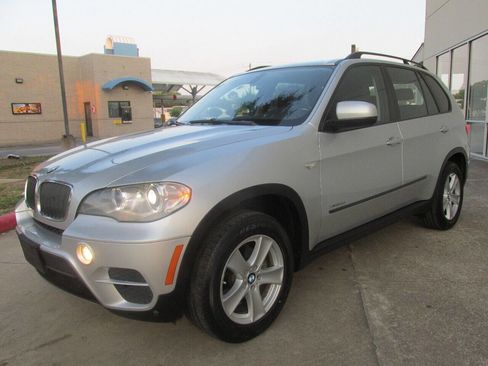 Used 2012 BMW X5 xDrive35i image 3