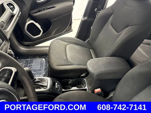 Used 2021 Jeep Renegade Sport w/ Sport Appearance Group AWD/4WD image 17