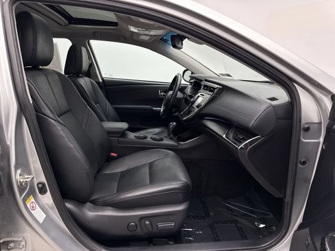 Used 2017 Toyota Avalon Limited w/ All Weather Liner Package FWD image 18