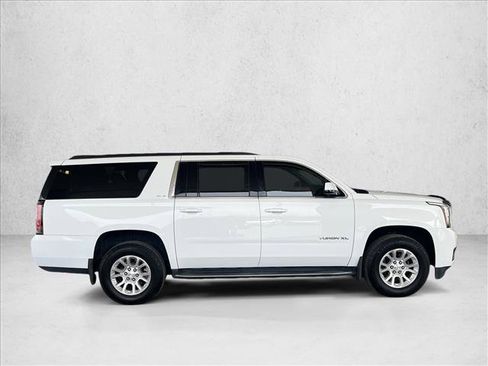 Used 2020 GMC Yukon XL SLE w/ Convenience Package RWD image 4