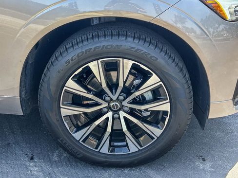 Used 2025 Volvo XC60 B5 Core w/ Protection Package Premier AWD/4WD image 12