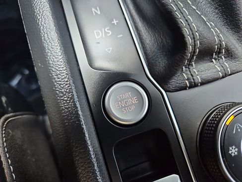 Used 2022 Volkswagen Atlas Cross Sport SEL Premium R-Line image 20